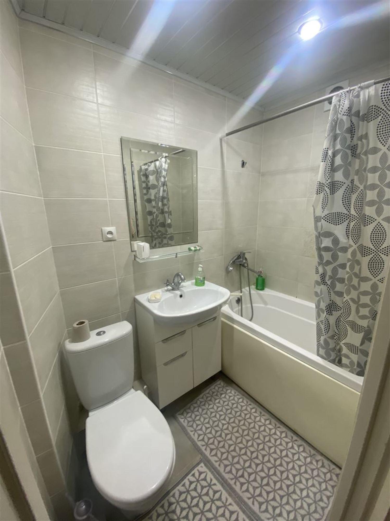 Сдать квартиру за 1 300 рублей на пр-кт Агасиева, д. 10а