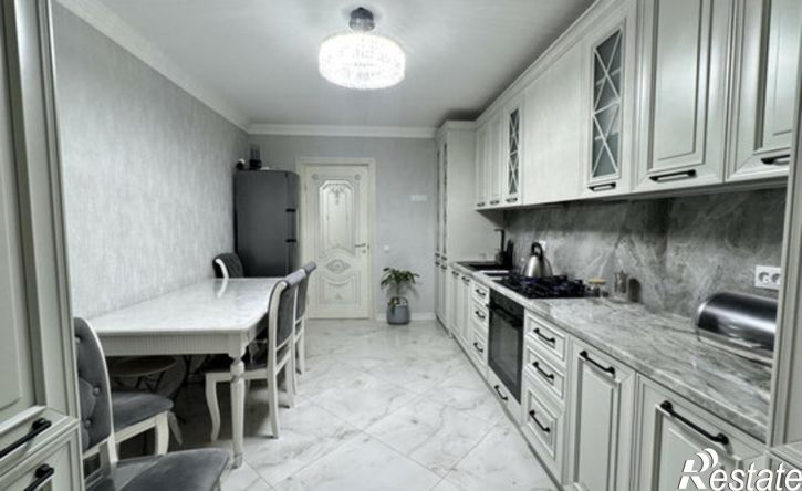 2-комн квартира улица Сальмана, 100,  д. 100