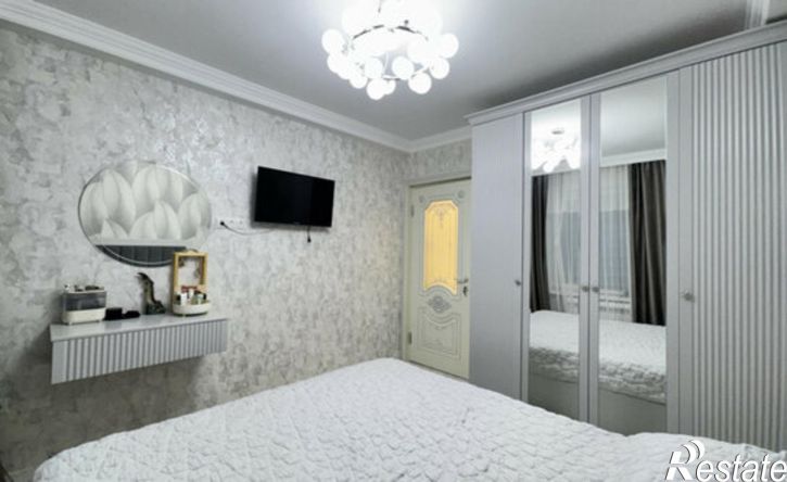 2-комн квартира улица Сальмана, 100,  д. 100