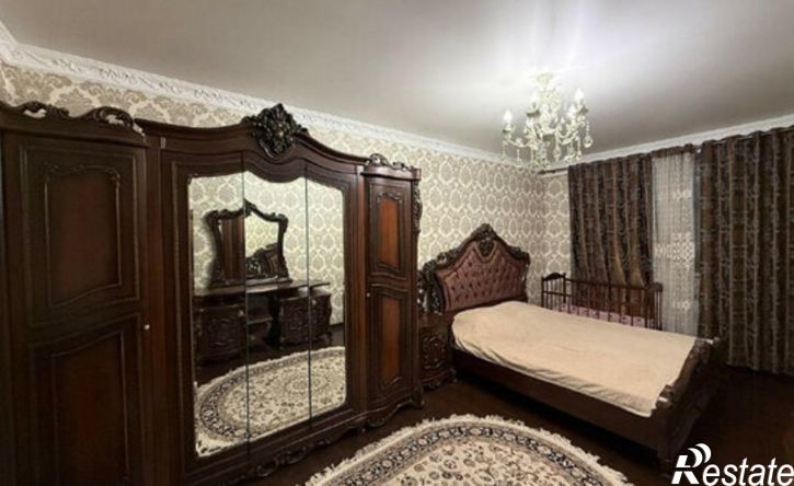 2-комн квартира улица Сальмана, 100,  д. 100