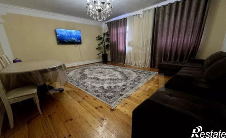 4-комн квартира улица Гагарина, 33,  д. 33
