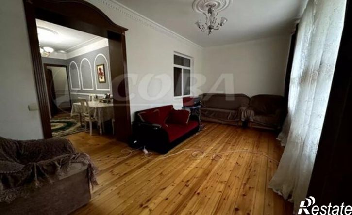 4-комн квартира улица Гагарина, 33,  д. 33
