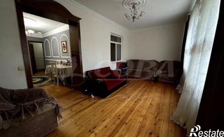 4-комн квартира улица Гагарина, 33,  д. 33