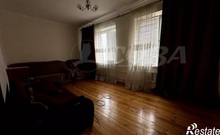 4-комн квартира улица Гагарина, 33,  д. 33