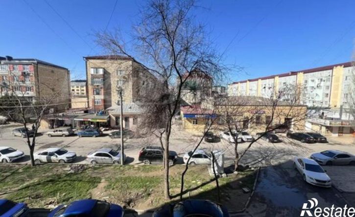 4-комн квартира улица Расулбекова, 8Б,  д. 8Б