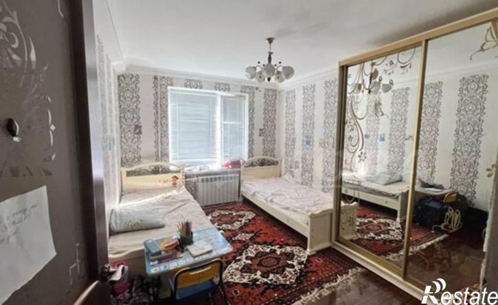 4-комн квартира улица Расулбекова, 8Б,  д. 8Б
