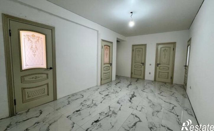 3-комн квартира улица Сальмана, 102,  д. 102