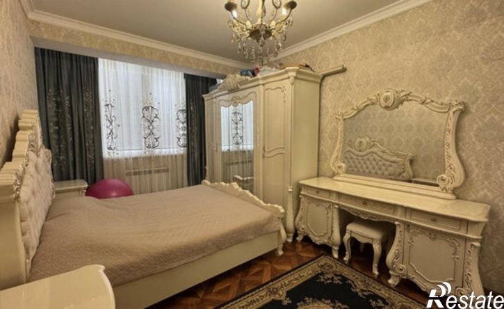 3-комн квартира улица Сальмана, 100,  д. 100