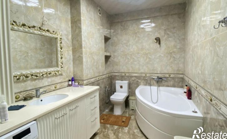 2-комн квартира ул имени Лямета Абасова, 1,  д. 1