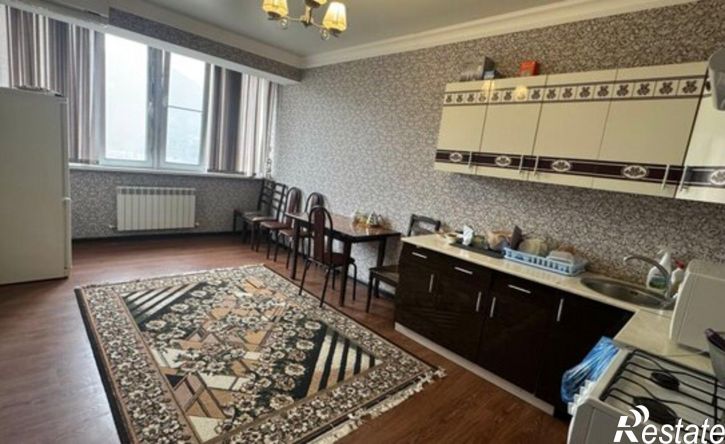 2-комн квартира улица Сальмана, 100,  д. 100