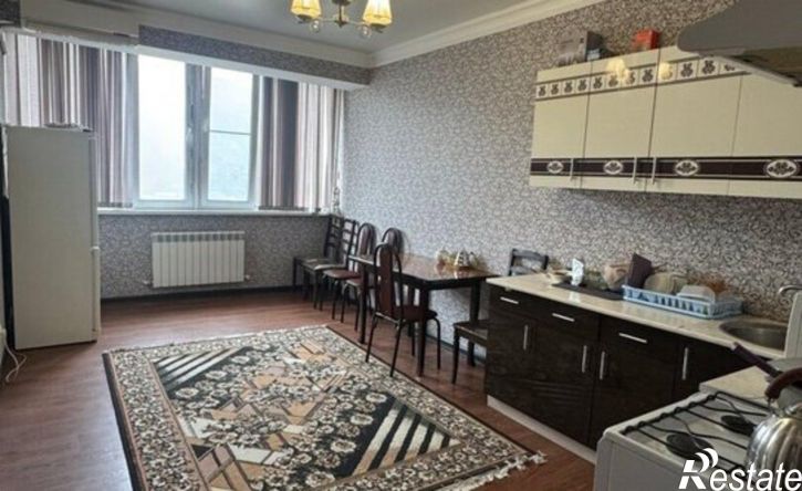 2-комн квартира улица Сальмана, 100,  д. 100