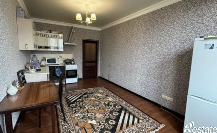 2-комн квартира улица Сальмана, 100,  д. 100
