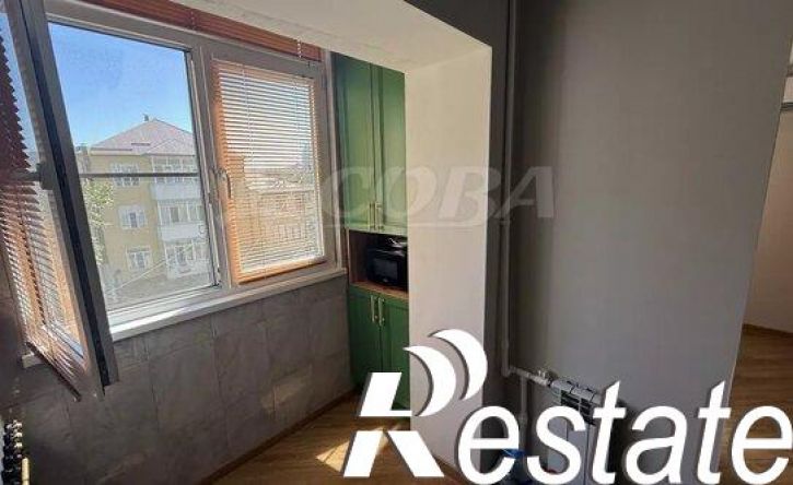 4-комн квартира улица Орджоникидзе, 5,  д. 5