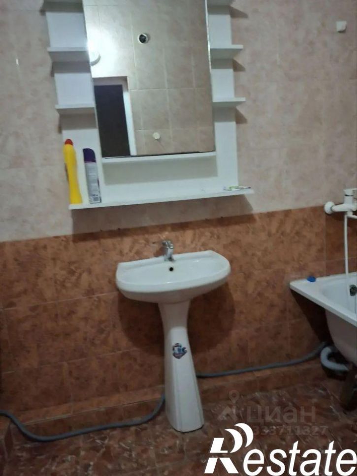 3-комн квартира Весенняя улица, 1,  д. 1