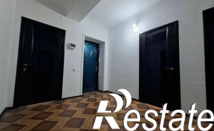 3-комн квартира улица Сальмана, 83А,  д. 83А