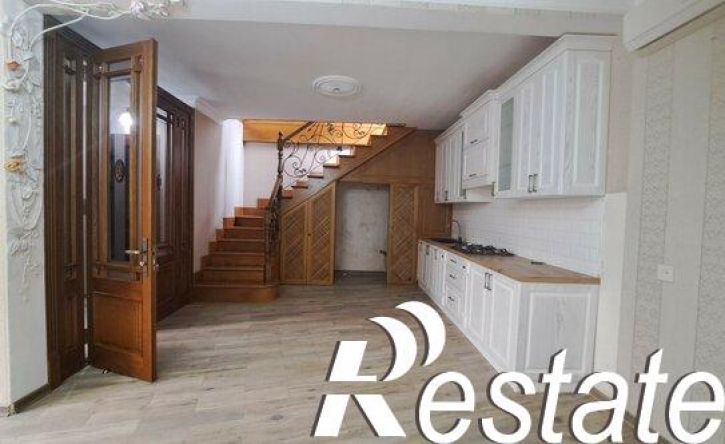 3-комн квартира проспект Агасиева, 10,  д. 10