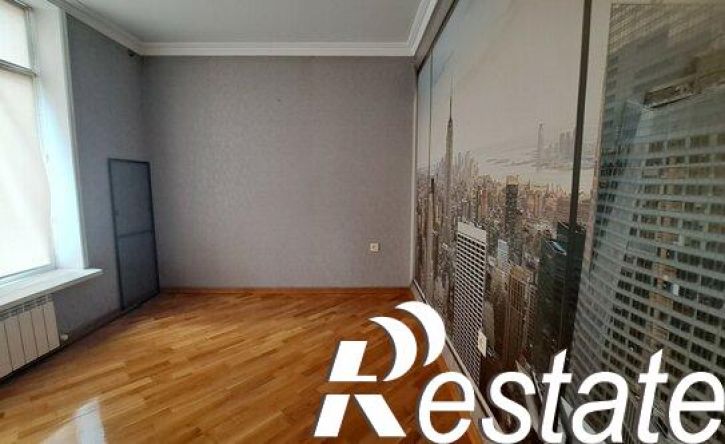 3-комн квартира проспект Агасиева, 10,  д. 10