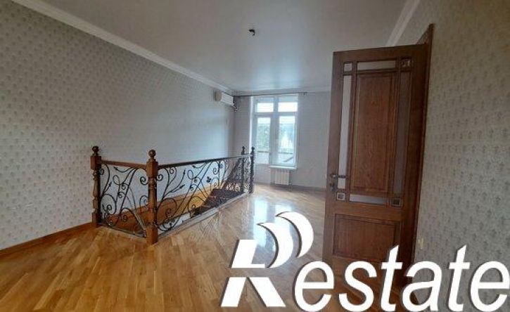 3-комн квартира проспект Агасиева, 10,  д. 10